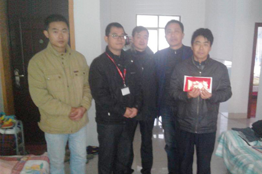 病魔無(wú)情人有情 四特關(guān)懷顯大愛