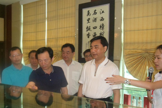 江西省發改委黨組書記、主任李安澤一行蒞臨四特酒公司調研